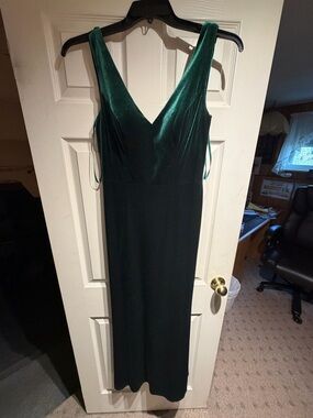 Revelry Deep Emerald V-Neck Maxi Dress